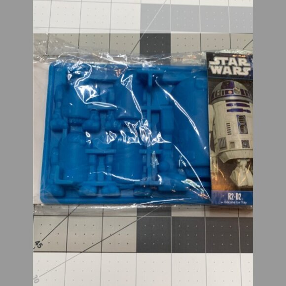 NWT Star Wars Silicone Ice Cube Trays - Picture 3 of 7